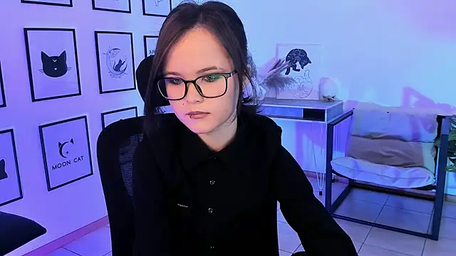 Snapshot of Elainebeness chatting on February 5, 2025, 11:39 pm Elainebeness online show from February 5, 2025, 11:39 pm
