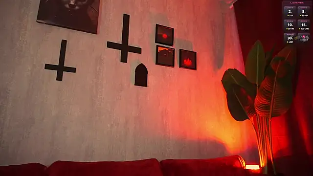 Snapshot of poisonivy_ chatting on February 7, 2026, 10:30 am poisonivy online show from February 7, 2026, 10:30 am