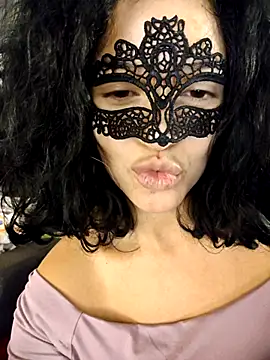 Snapshot of salomea_r chatting on December 21, 2025, 7:32 pm salomea r online show from December 21, 2025, 7:32 pm