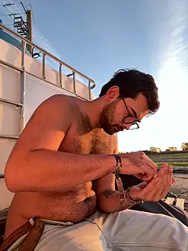 Snapshot of Manelho chatting on December 1, 2025, 4:56 pm Manelho online show from December 1, 2025, 4:56 pm