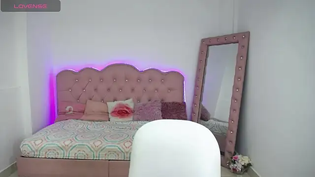 Kathleen Rodriguez online show from January 14, 2025, 3:32 am