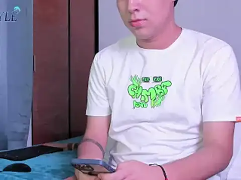 Snapshot of amon_kyle chatting on March 14, 2025, 9:35 am amon kyle online show from March 14, 2025, 9:35 am