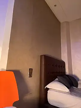 GLamouur online show from December 14, 2024, 9:45 pm