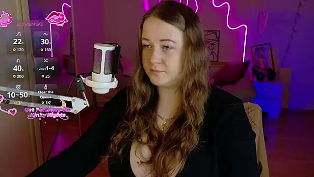 LizzyShine online show from November 10, 2025, 7:57 pm