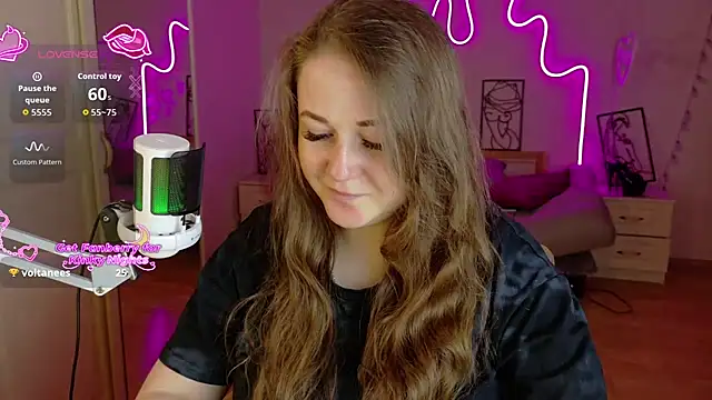 LizzyShine online show from November 20, 2025, 5:23 pm