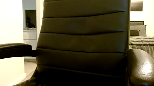 Snapshot of GirthBullger4You chatting on September 22, 2025, 5:53 am GirthBullger4You online show from September 22, 2025, 5:53 am