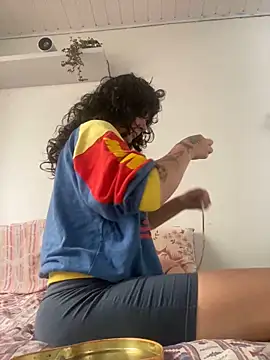 Snapshot of magalunabb chatting on November 6, 2025, 11:22 am magalunabb online show from November 6, 2025, 11:22 am