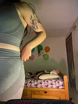 Miss oliviaa online show from April 11, 2026, 12:04 am