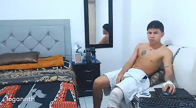 Snapshot of logannth chatting on December 11, 2024, 7:03 pm logannth online show from December 11, 2024, 7:03 pm