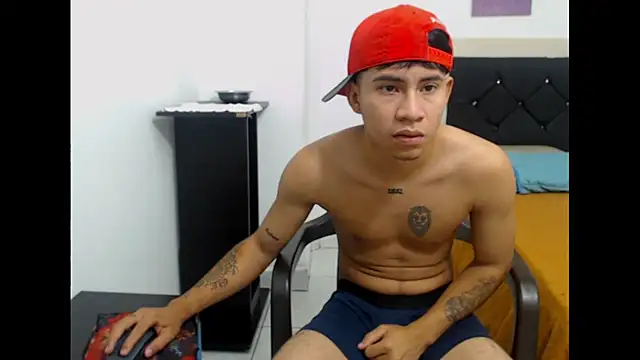 Snapshot of logannth chatting on October 5, 2025, 11:57 pm logannth online show from October 5, 2025, 11:57 pm