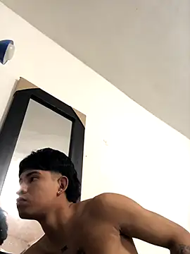 Snapshot of logannth chatting on November 4, 2025, 5:34 pm logannth online show from November 4, 2025, 5:34 pm