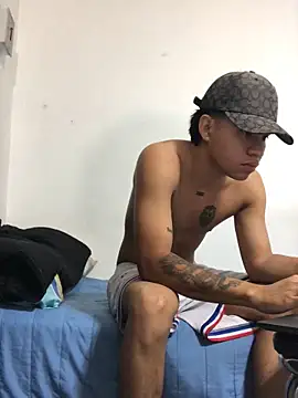 Snapshot of logannth chatting on November 29, 2025, 10:24 pm logannth online show from November 29, 2025, 10:24 pm