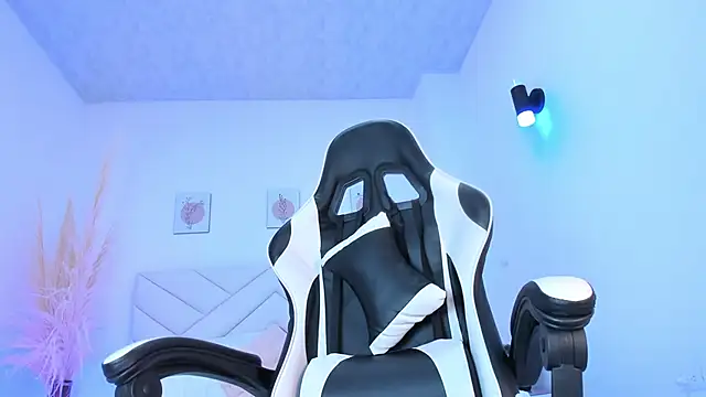 Brittany cute18 online show from February 5, 2025, 11:12 am