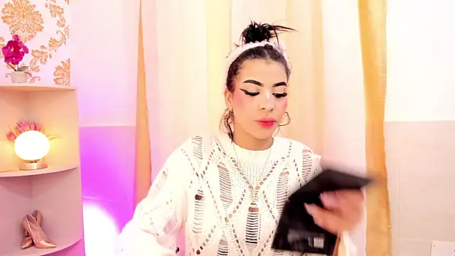 emaa lambert online show from October 24, 2025, 4:25 pm