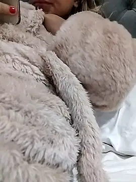 fofinhaa12 online show from October 1, 2025, 12:33 pm