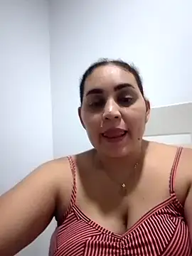 Snapshot of MirandaSoto chatting on February 6, 2025, 3:37 am MirandaSoto online show from February 6, 2025, 3:37 am