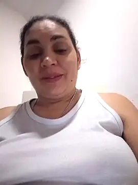 Snapshot of MirandaSoto chatting on February 9, 2025, 1:03 pm MirandaSoto online show from February 9, 2025, 1:03 pm