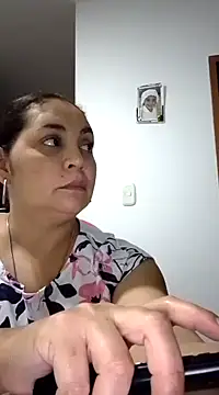 Snapshot of MirandaSoto chatting on February 14, 2025, 12:36 pm MirandaSoto online show from February 14, 2025, 12:36 pm