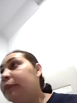 Snapshot of MirandaSoto chatting on February 18, 2025, 3:53 am MirandaSoto online show from February 18, 2025, 3:53 am