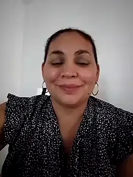 Snapshot of MirandaSoto chatting on February 21, 2025, 8:16 pm MirandaSoto online show from February 21, 2025, 8:16 pm