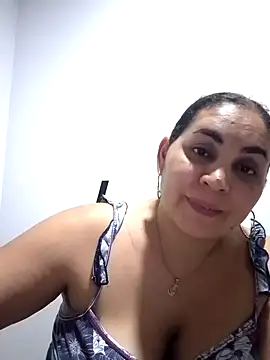 Snapshot of MirandaSoto chatting on February 27, 2025, 3:36 am MirandaSoto online show from February 27, 2025, 3:36 am