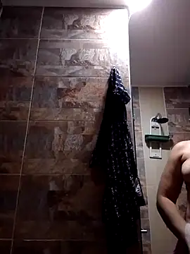 Snapshot of MirandaSoto chatting on March 5, 2025, 3:29 am MirandaSoto online show from March 5, 2025, 3:29 am