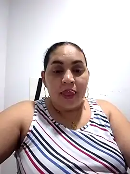 Snapshot of MirandaSoto chatting on March 9, 2025, 3:22 am MirandaSoto online show from March 9, 2025, 3:22 am