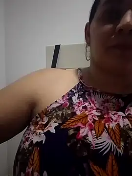 Snapshot of MirandaSoto chatting on March 18, 2025, 3:42 am MirandaSoto online show from March 18, 2025, 3:42 am