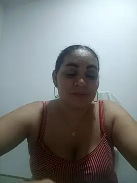 Snapshot of MirandaSoto chatting on March 20, 2025, 3:56 am MirandaSoto online show from March 20, 2025, 3:56 am