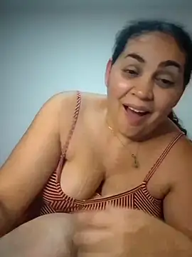 Snapshot of MirandaSoto chatting on March 20, 2025, 2:42 pm MirandaSoto online show from March 20, 2025, 2:42 pm