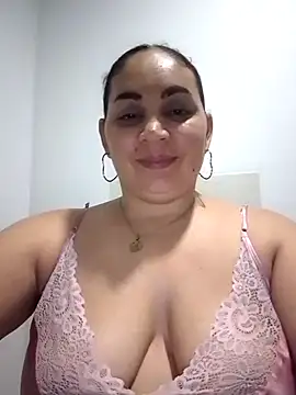 Snapshot of MirandaSoto chatting on March 23, 2025, 4:38 am MirandaSoto online show from March 23, 2025, 4:38 am