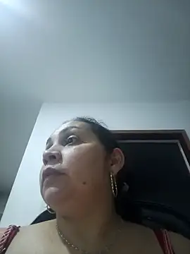 Snapshot of MirandaSoto chatting on September 10, 2025, 3:39 am MirandaSoto online show from September 10, 2025, 3:39 am