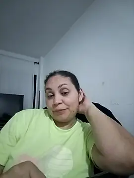 Snapshot of MirandaSoto chatting on September 11, 2025, 4:12 am MirandaSoto online show from September 11, 2025, 4:12 am