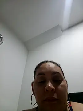 Snapshot of MirandaSoto chatting on September 14, 2025, 4:00 am MirandaSoto online show from September 14, 2025, 4:00 am