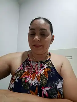 Snapshot of MirandaSoto chatting on October 10, 2025, 3:38 am MirandaSoto online show from October 10, 2025, 3:38 am