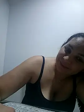 Snapshot of MirandaSoto chatting on October 18, 2025, 3:42 am MirandaSoto online show from October 18, 2025, 3:42 am