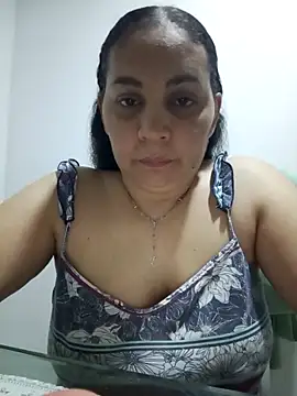 Snapshot of MirandaSoto chatting on October 21, 2025, 3:40 am MirandaSoto online show from October 21, 2025, 3:40 am