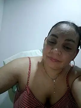 Snapshot of MirandaSoto chatting on October 23, 2025, 3:39 am MirandaSoto online show from October 23, 2025, 3:39 am