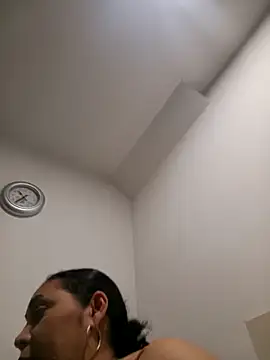 Snapshot of MirandaSoto chatting on October 29, 2025, 3:31 am MirandaSoto online show from October 29, 2025, 3:31 am