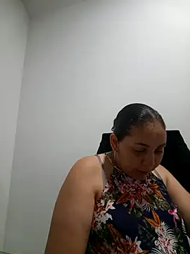 Snapshot of MirandaSoto chatting on November 5, 2025, 3:17 am MirandaSoto online show from November 5, 2025, 3:17 am