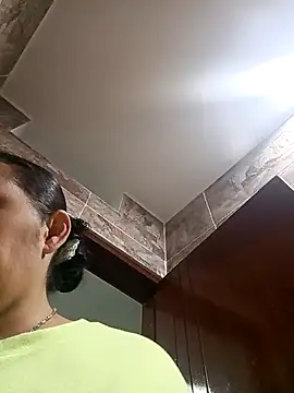 Snapshot of MirandaSoto chatting on November 9, 2025, 4:00 am MirandaSoto online show from November 9, 2025, 4:00 am