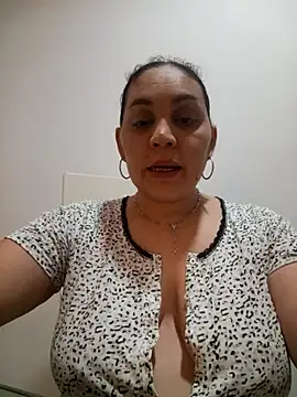 Snapshot of MirandaSoto chatting on December 3, 2025, 4:09 am MirandaSoto online show from December 3, 2025, 4:09 am