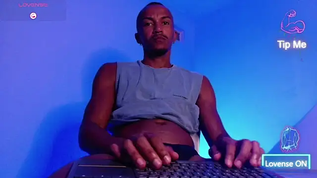 Snapshot of mikejaybra chatting on December 19, 2025, 2:07 am mikejaybra online show from December 19, 2025, 2:07 am