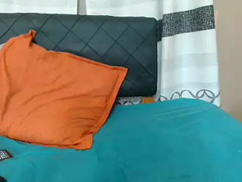 MilkyTitties online show from March 7, 2025, 7:52 am