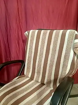 Stripy Doll online show from November 4, 2025, 9:19 am