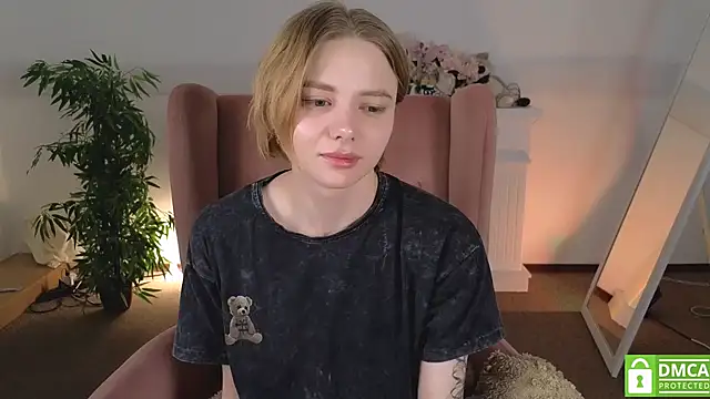 MirraBellanta online show from May 27, 2026, 12:51 am