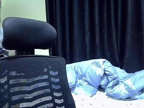 Horny-slut  online show from September 30, 2025, 10:59 pm