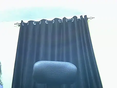 Horny-slut  online show from November 14, 2025, 5:33 pm