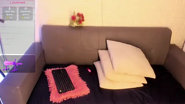 karina gomez 18 online show from October 31, 2025, 11:44 am