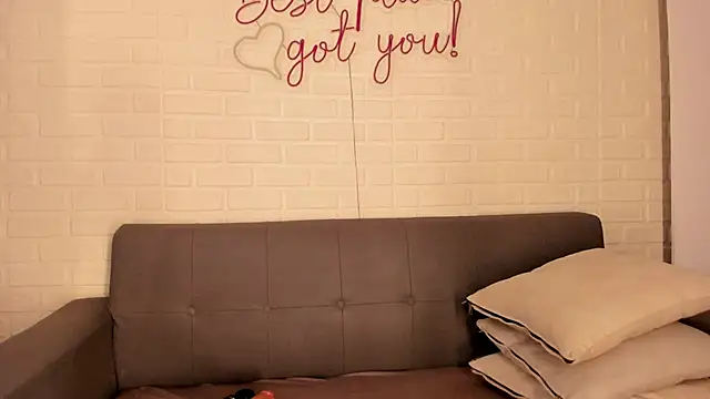 Snapshot of karina_gomez_18 chatting on January 6, 2026, 11:36 am karina gomez 18 online show from January 6, 2026, 11:36 am